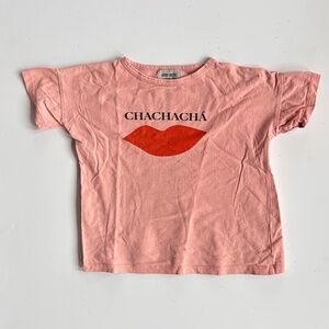 Bobo Choses Pink “CHACHACHÁ” Graphic Short Sleeve Tee – Size 8–9Y (130 cm)